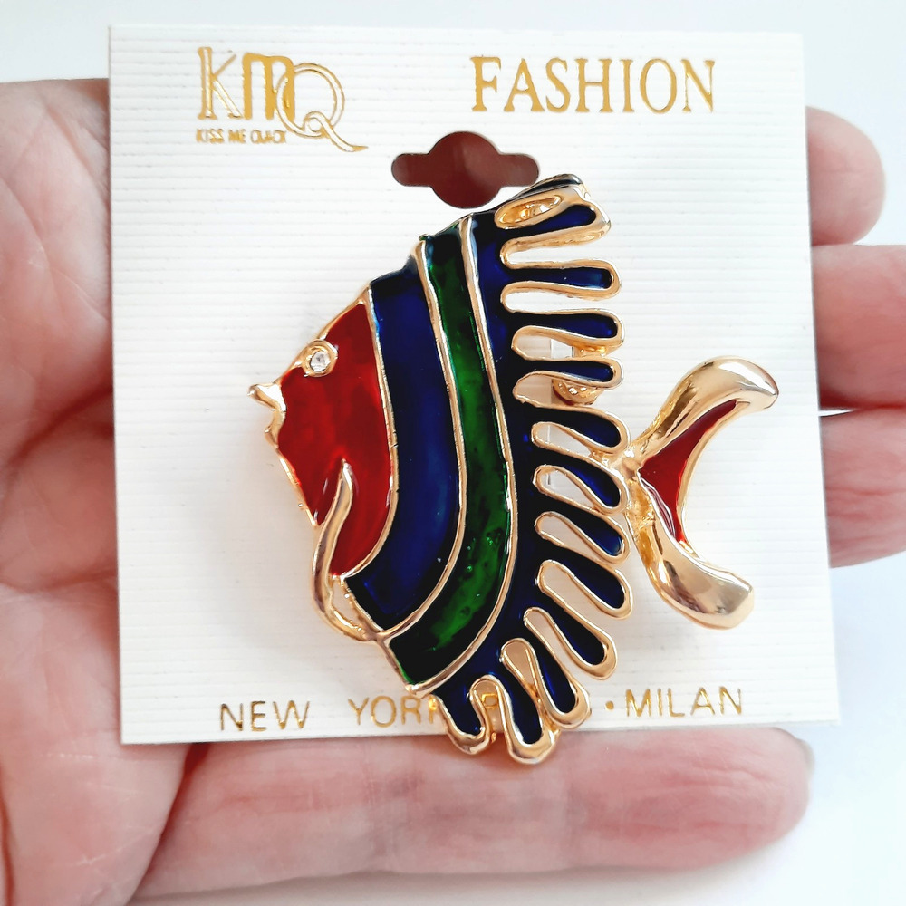 Enamel Topical Fish Rhinestone Eye Gold Tone Colorful Brooch Pin NEW Vacation